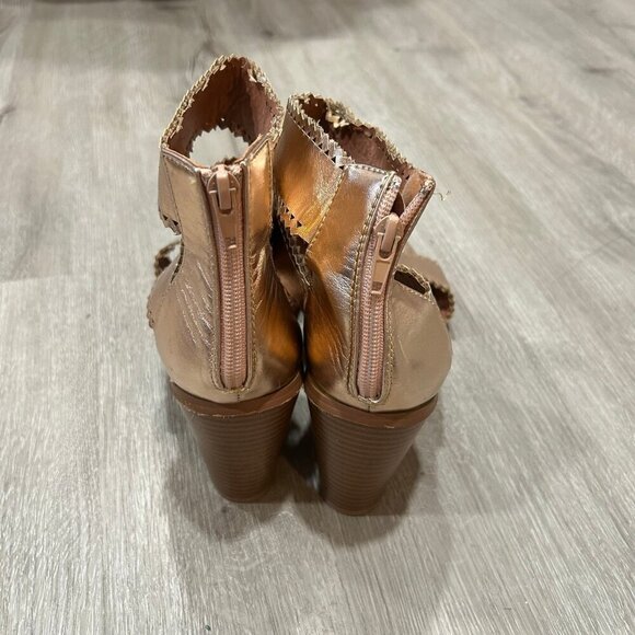 Yoki Metalic Gold Chunky Sandal Heels Women's Size 9 - Picture 5 of 8
